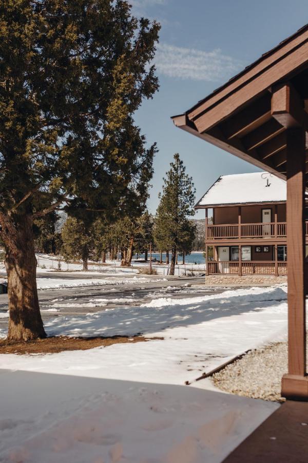 Vintage Lakeside Inn Velké Medvědí jezero Exteriér fotografie